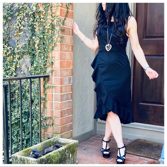 ShopEvelynne Dresses & Skirts - ✨LAST ONE✨STYLISH FABULOUS LITTLE BLACK MIDI DRESS